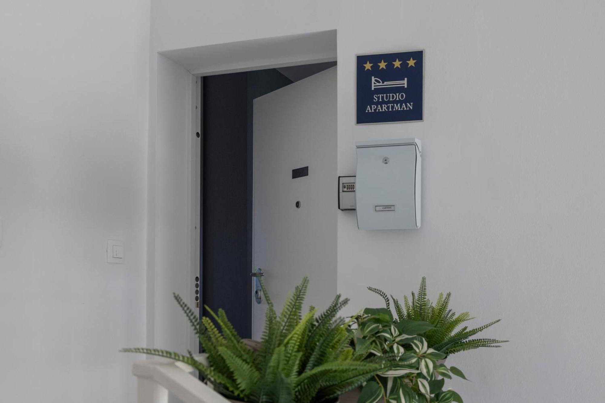 Lady L Sea View Apartment